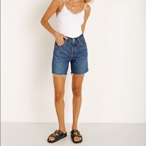 Levi’s Women’s 501 Mid Thigh Short Sansome Night NWT 26